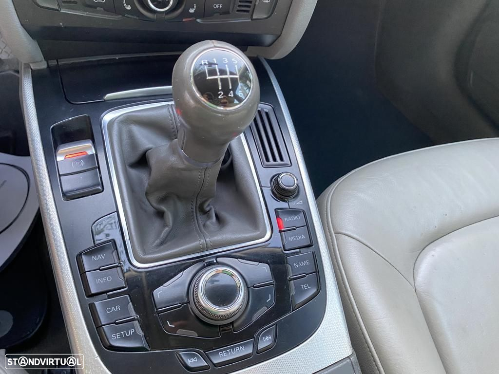 Audi A4 2.0 TDI Business Line Advance - 29