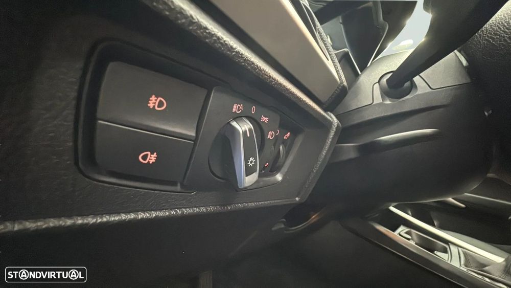 BMW 118 d Line Urban - 11