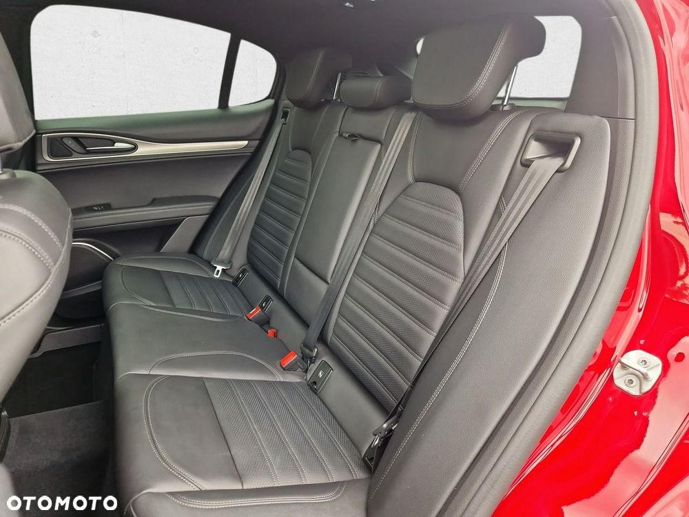 Alfa Romeo Stelvio - 24