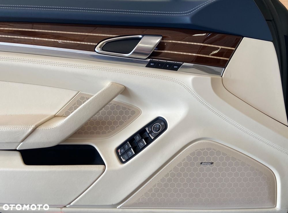 Porsche Panamera - 26