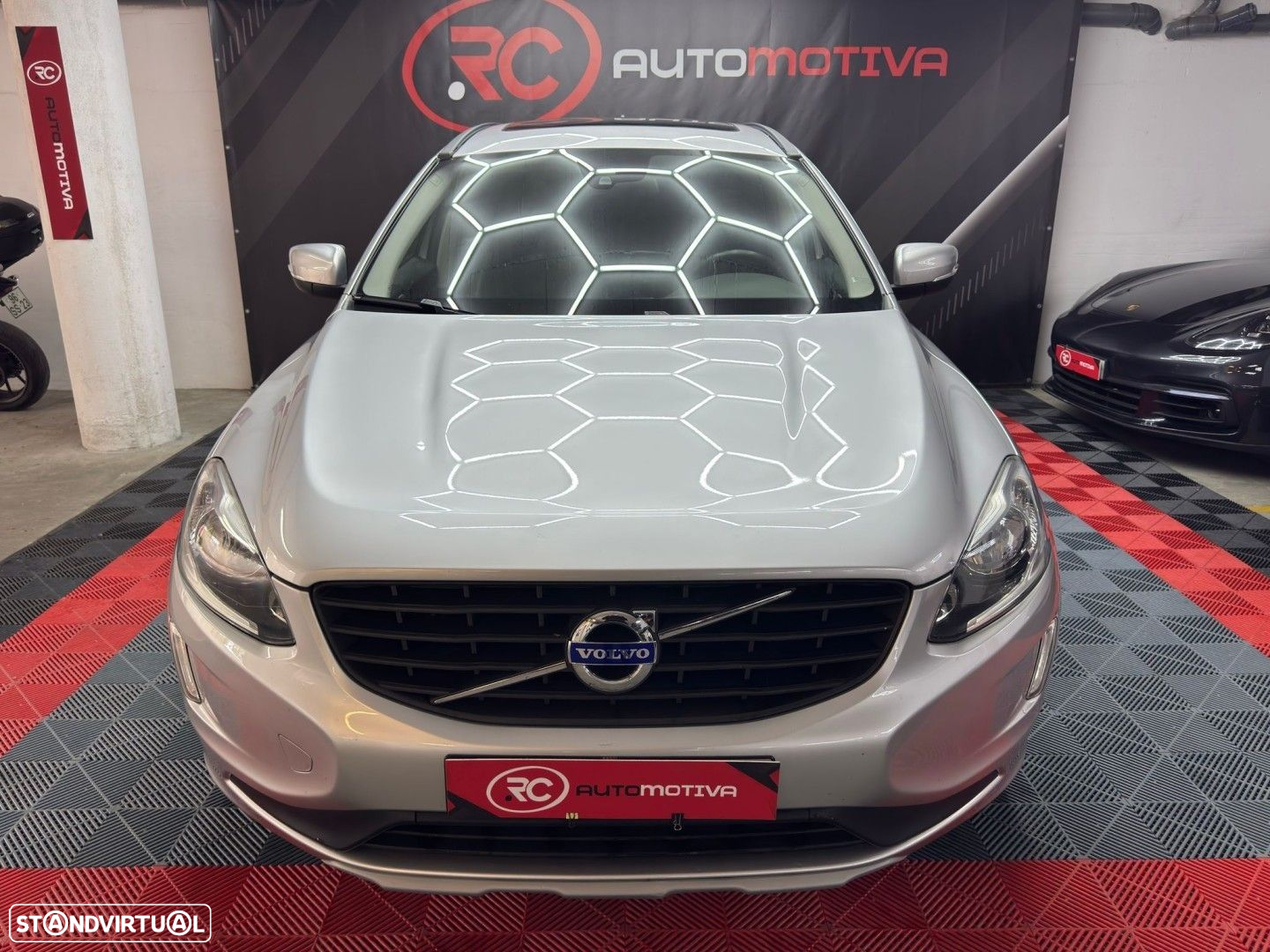 Volvo XC 60 2.0 D3 Momentum Geartronic - 2
