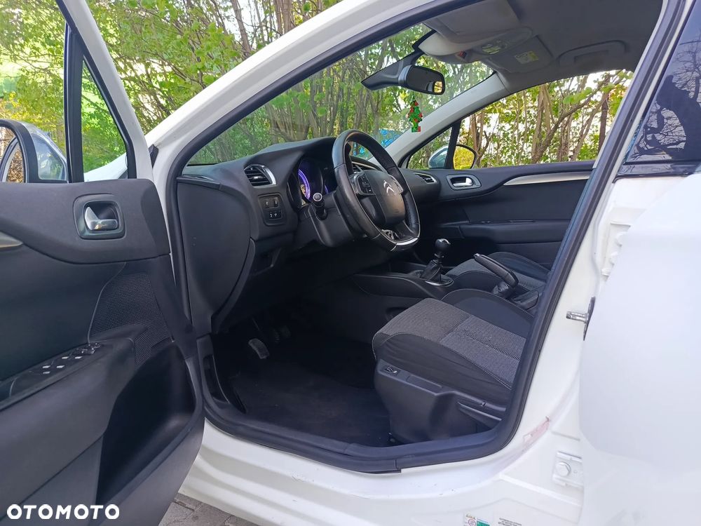 Citroën C4 e-HDi 115 Selection - 15