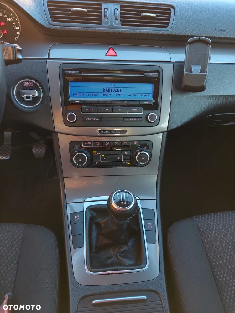Volkswagen Passat - 8