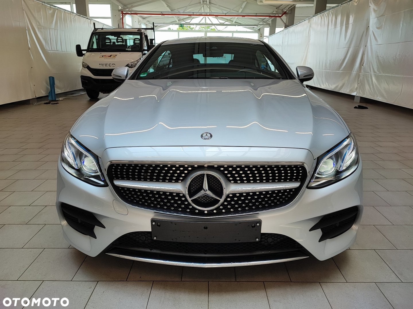 Mercedes-Benz Klasa E 200 4Matic Coupe 9G-TRONIC AMG Line - 11