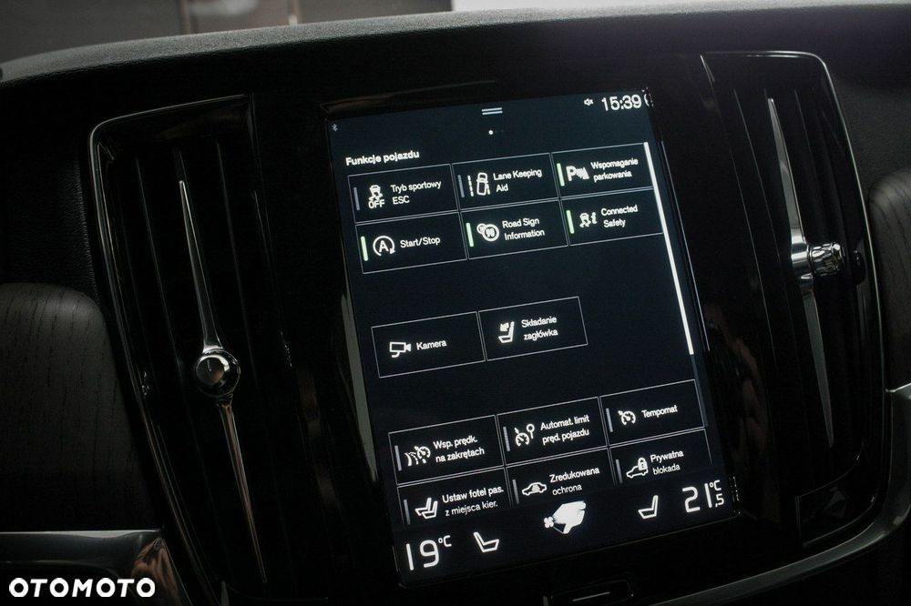 Volvo V90 Cross Country - 20