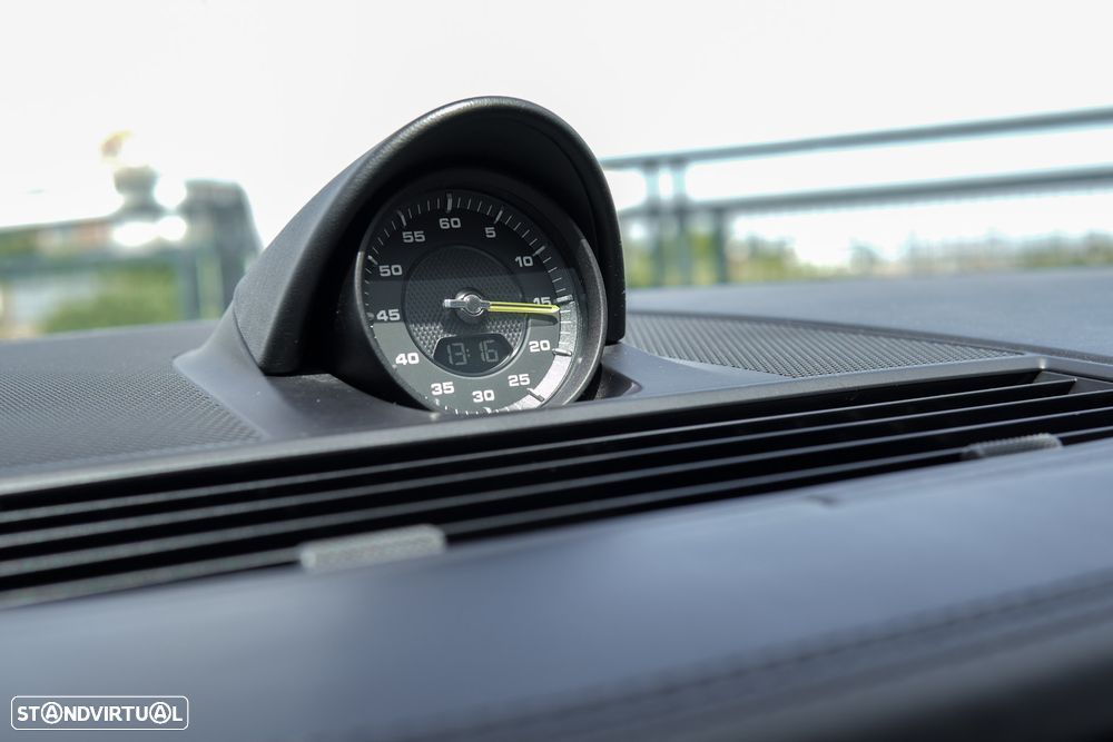 Porsche Panamera 4 E-Hybrid 10 Years Edition - 39