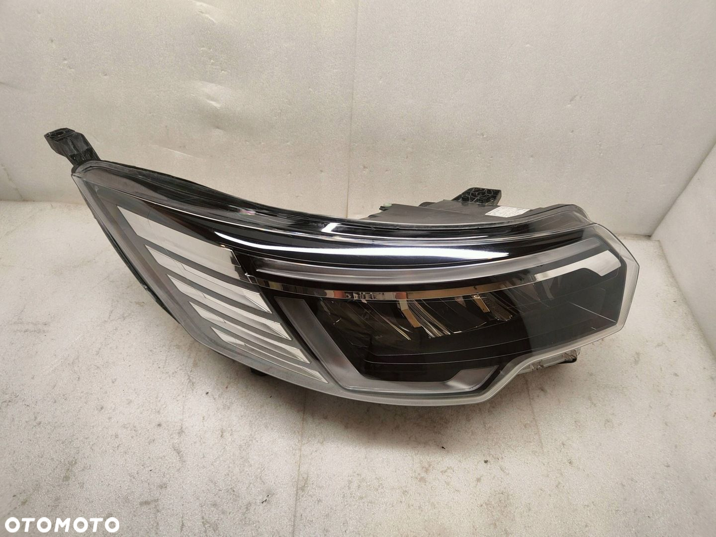 Renault Trafic IV 2022 Przód strona prawa FULL LED 260102899R - 2