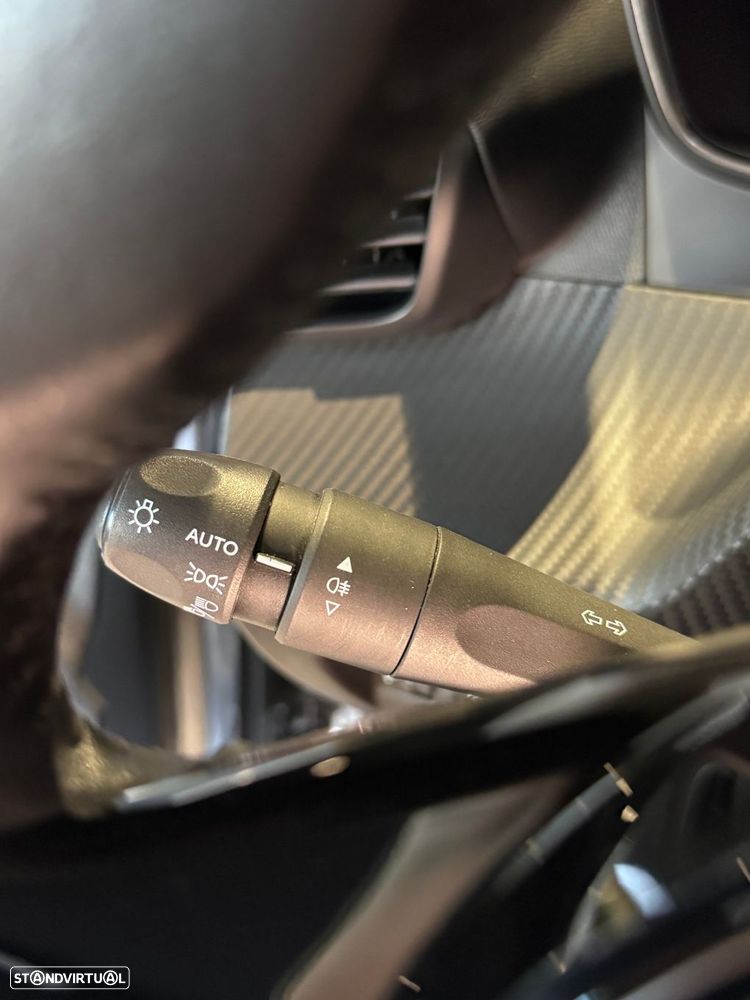 Peugeot 2008 1.2 PureTech Allure Pack - 34