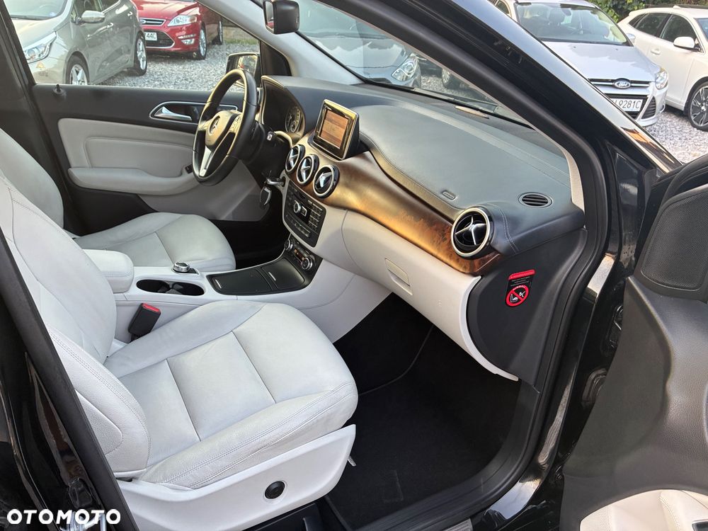 Mercedes-Benz Klasa B 180 7G-DCT Edition - 12