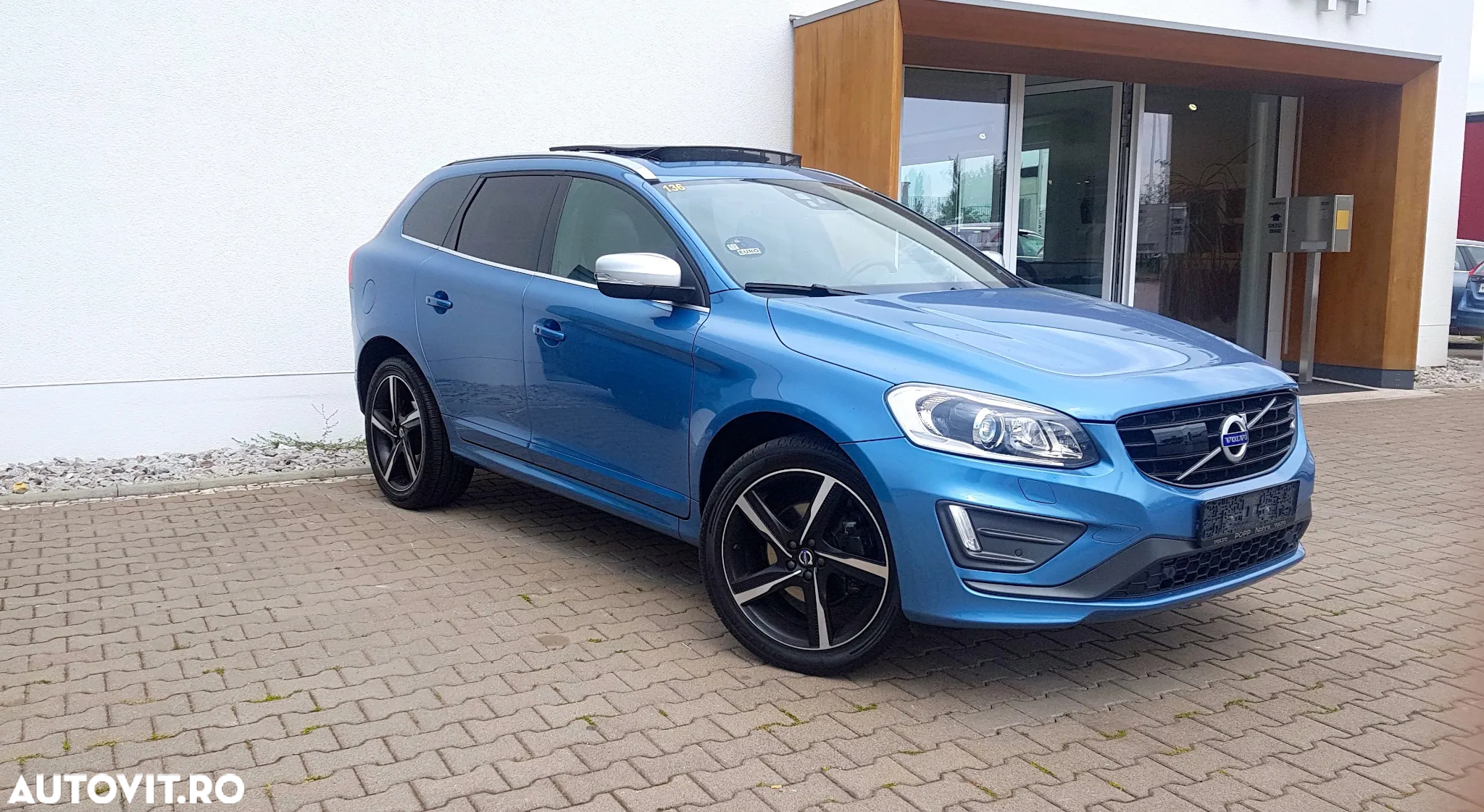 Volvo XC 60 D5 AWD Geartronic Kinetic - 3