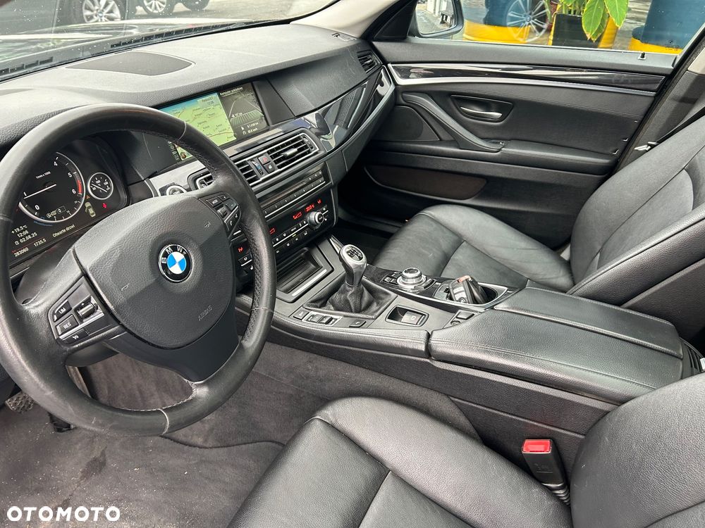 BMW Seria 5 518d Touring Luxury Line - 36