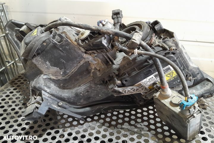 Far stanga 9022680008 Toyota Avensis 2 T25 [facelift] [2006 - 2009] S - 4