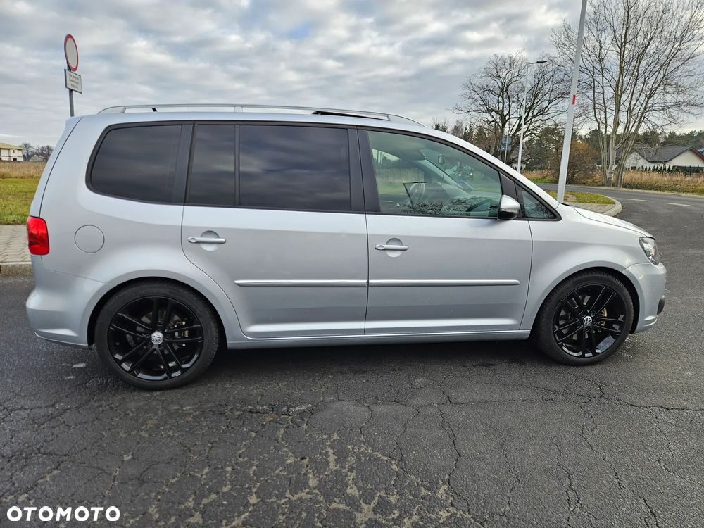 Volkswagen Touran 2.0 TDI DPF DSG Highline - 3