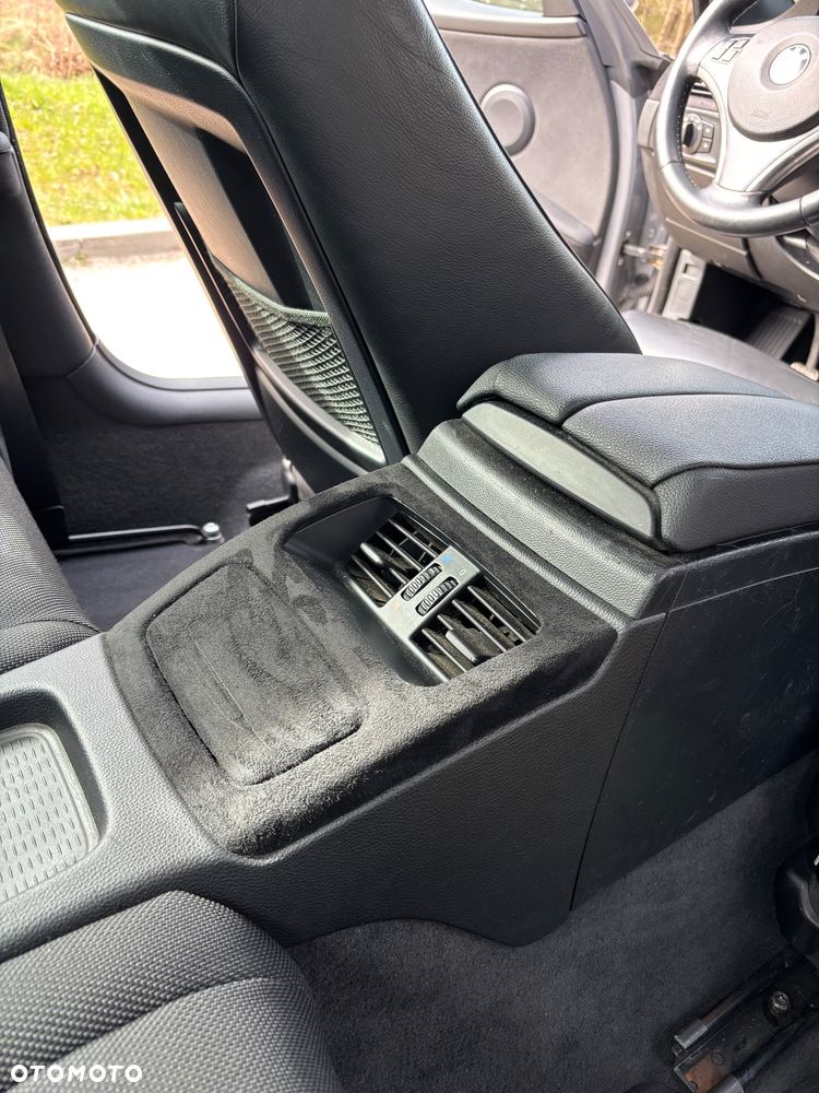 BMW Seria 3 325i - 23