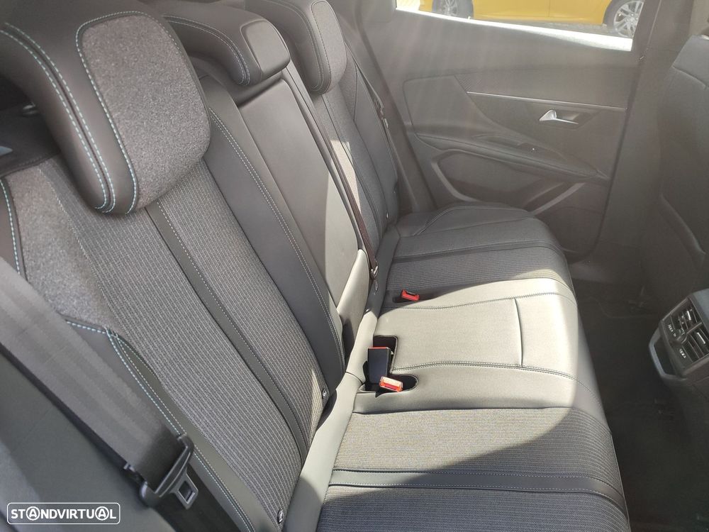 Peugeot 3008 1.6 Hybrid Allure Pack e-EAT8 - 8