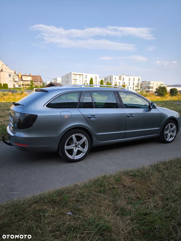Skoda Superb 2.0 TDI Comfort DSG - 5