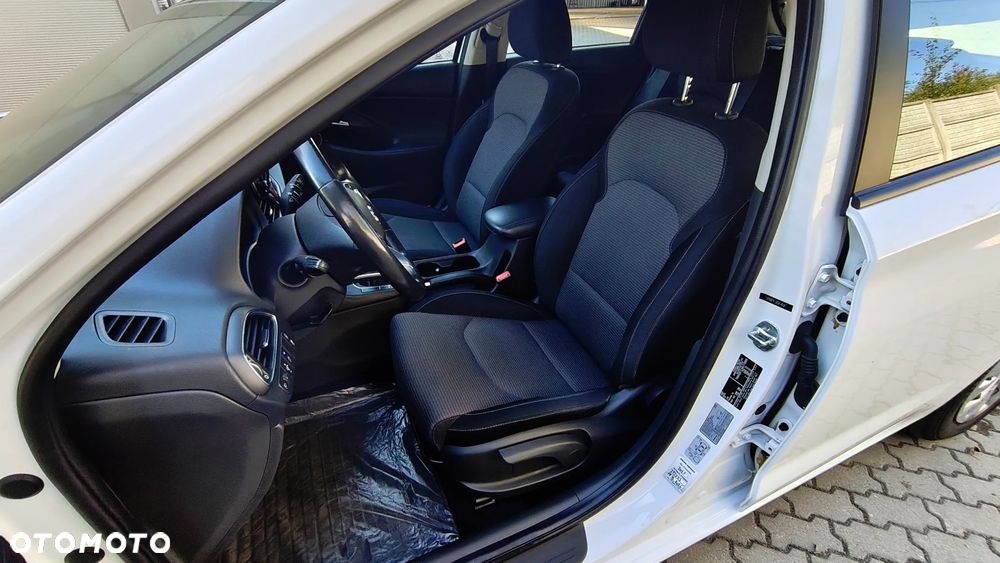 Hyundai i30 1.5 DPI Modern - 32
