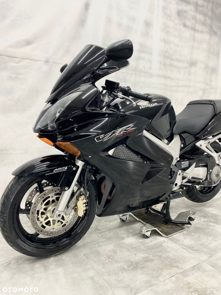 Honda VFR - 2