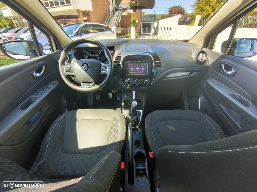 Renault Captur 1.0 TCe Exclusive - 16