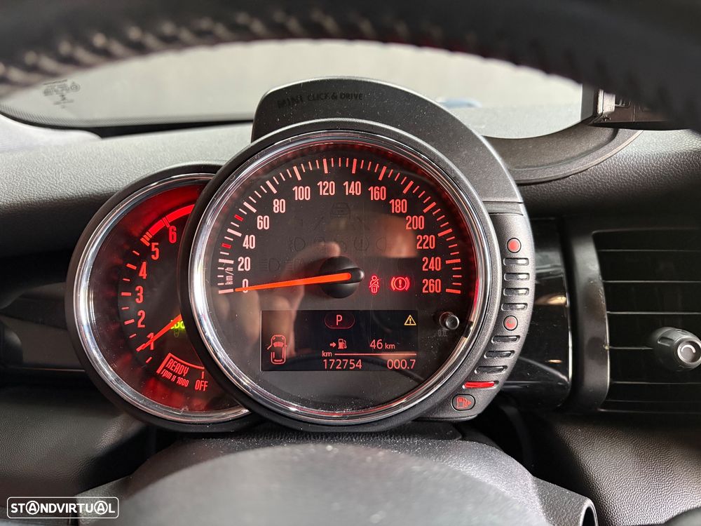 MINI 5 Portas Cooper D Aut. - 39