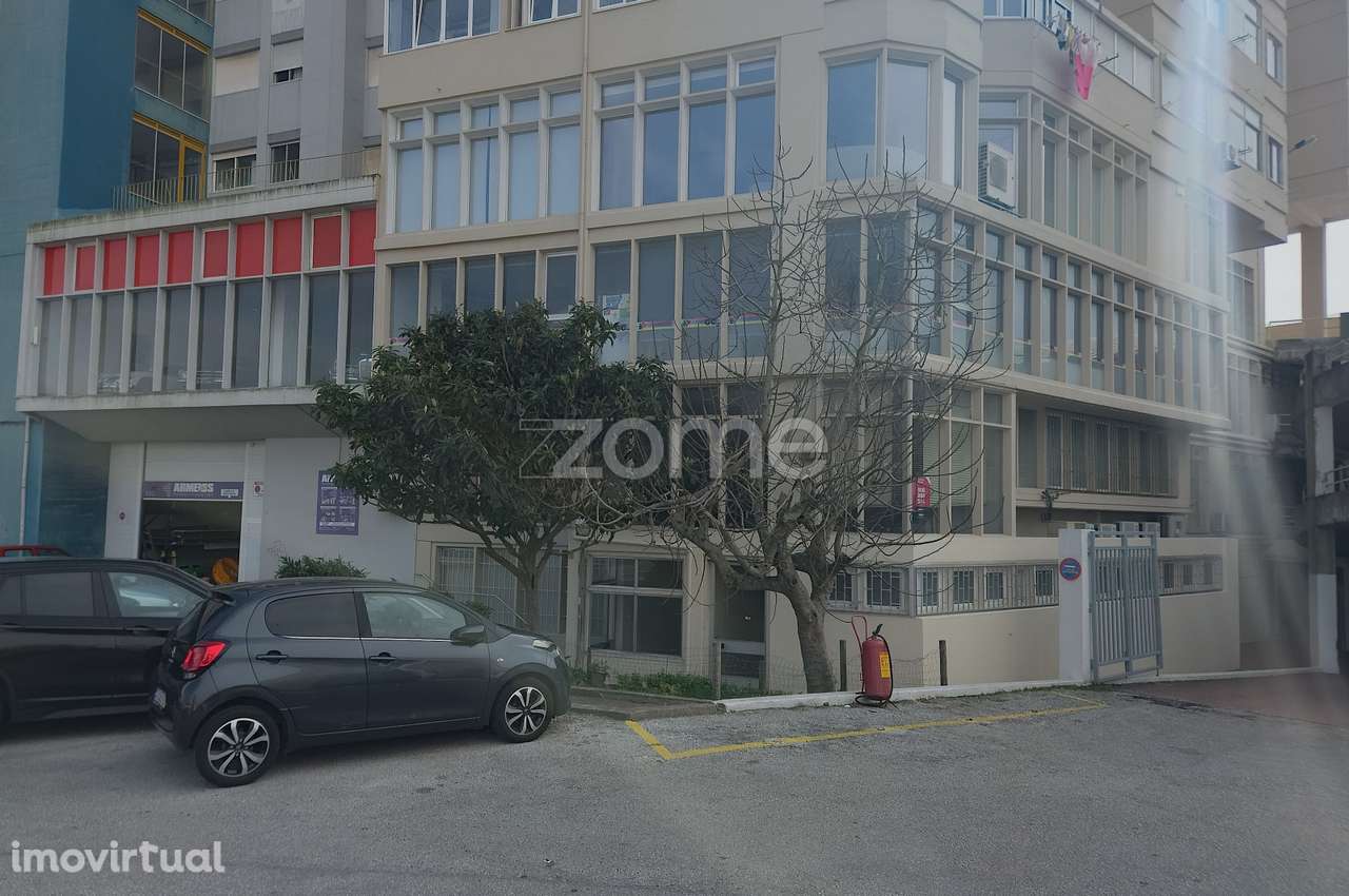 Escritório com 150 m² em Sacavém | Rua Estado da Índia - Grande imagem: 2/9