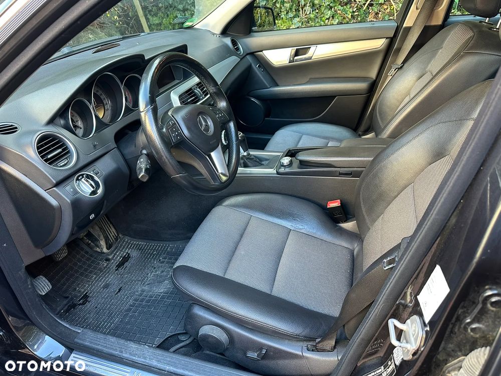 Mercedes-Benz Klasa C 220 CDI BlueEff Avantgarde - 8