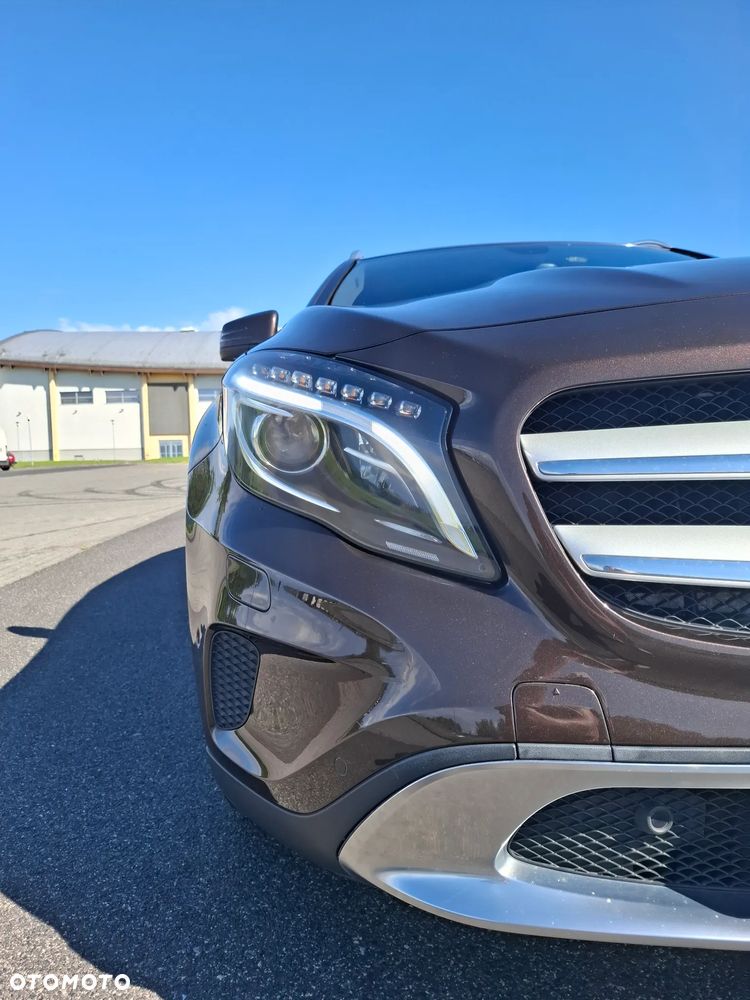 Mercedes-Benz GLA 250 7G-DCT - 27