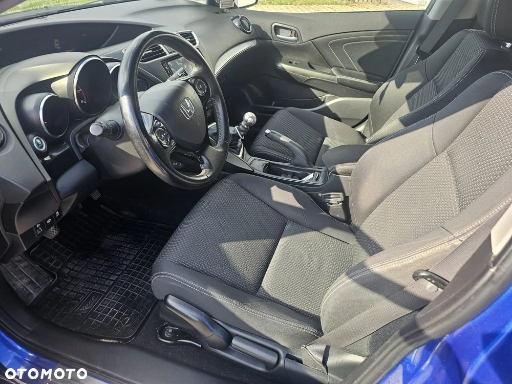Honda Civic 1.6 i-DTEC Executive Black Edition - 10
