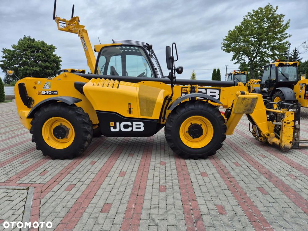 JCB 540-140 HiViz - 1