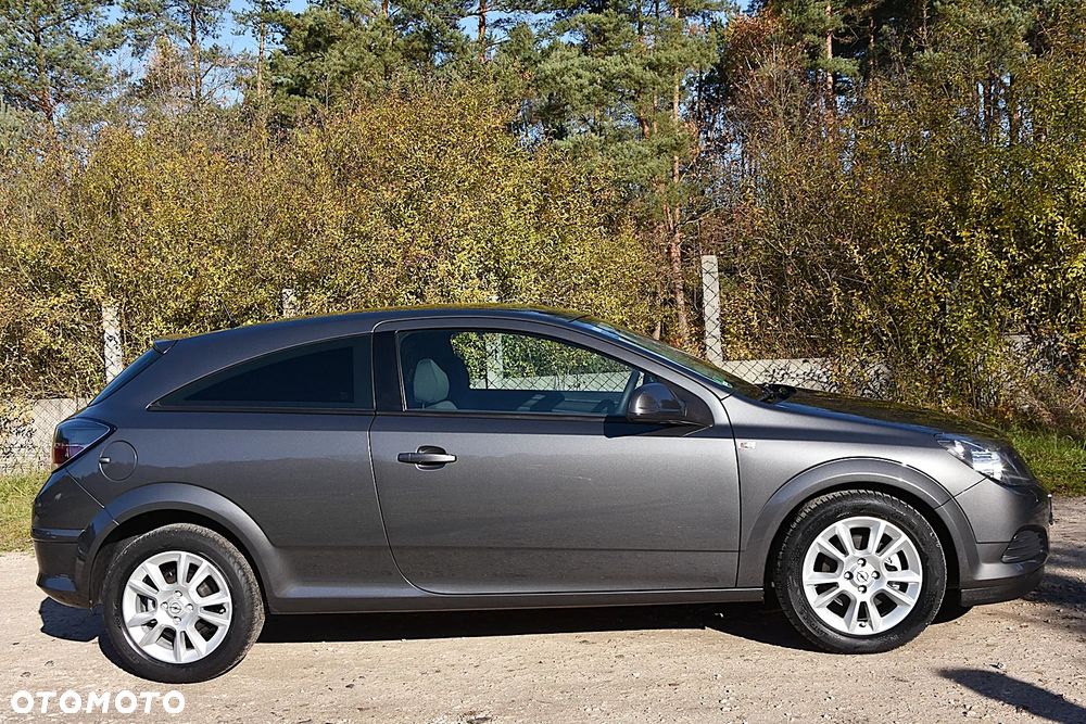 Opel Astra III GTC 1.4 Enjoy - 9