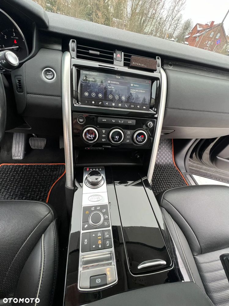 Land Rover Discovery 3.0 TD6 HSE Luxury - 29