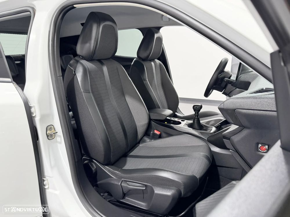 Peugeot 2008 1.5 BlueHDi Allure Pack - 37