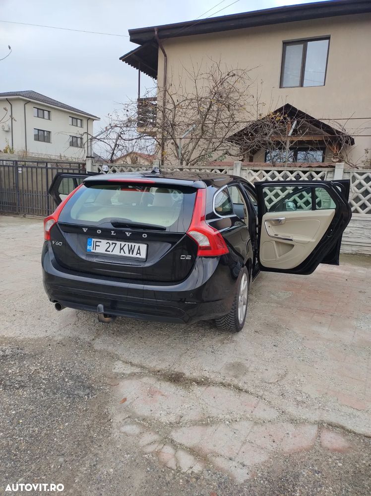 Volvo V60 D2 Momentum - 8