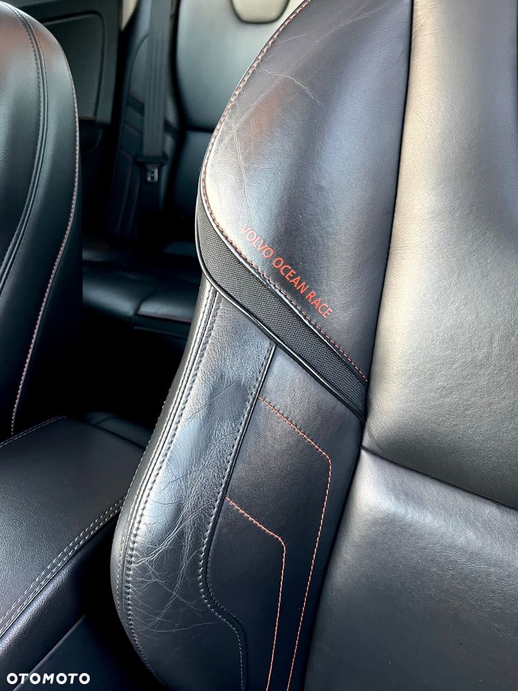 Volvo XC 60 D4 AWD Ocean Race - 24