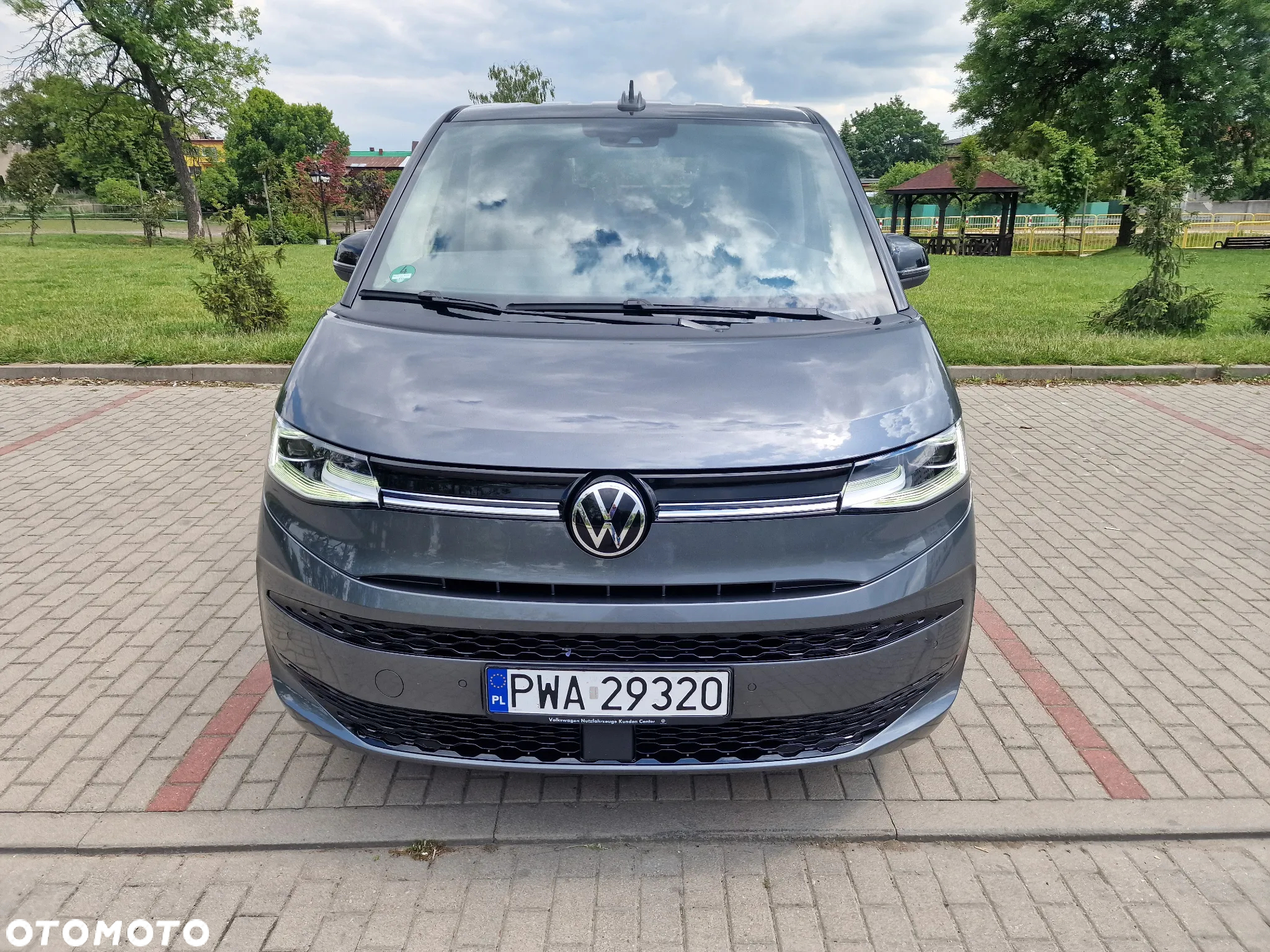 Volkswagen Multivan 6.1 2.0 TDI L1 Highline DSG - 2