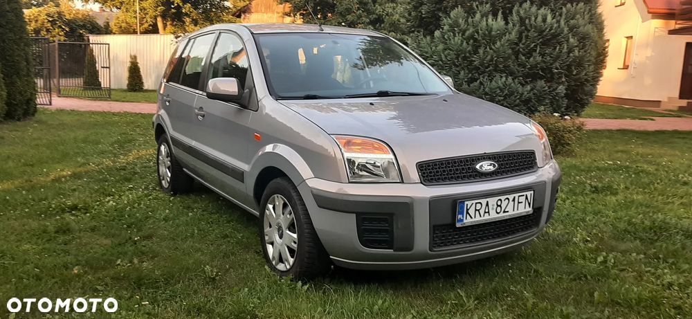 Ford Fusion - 24