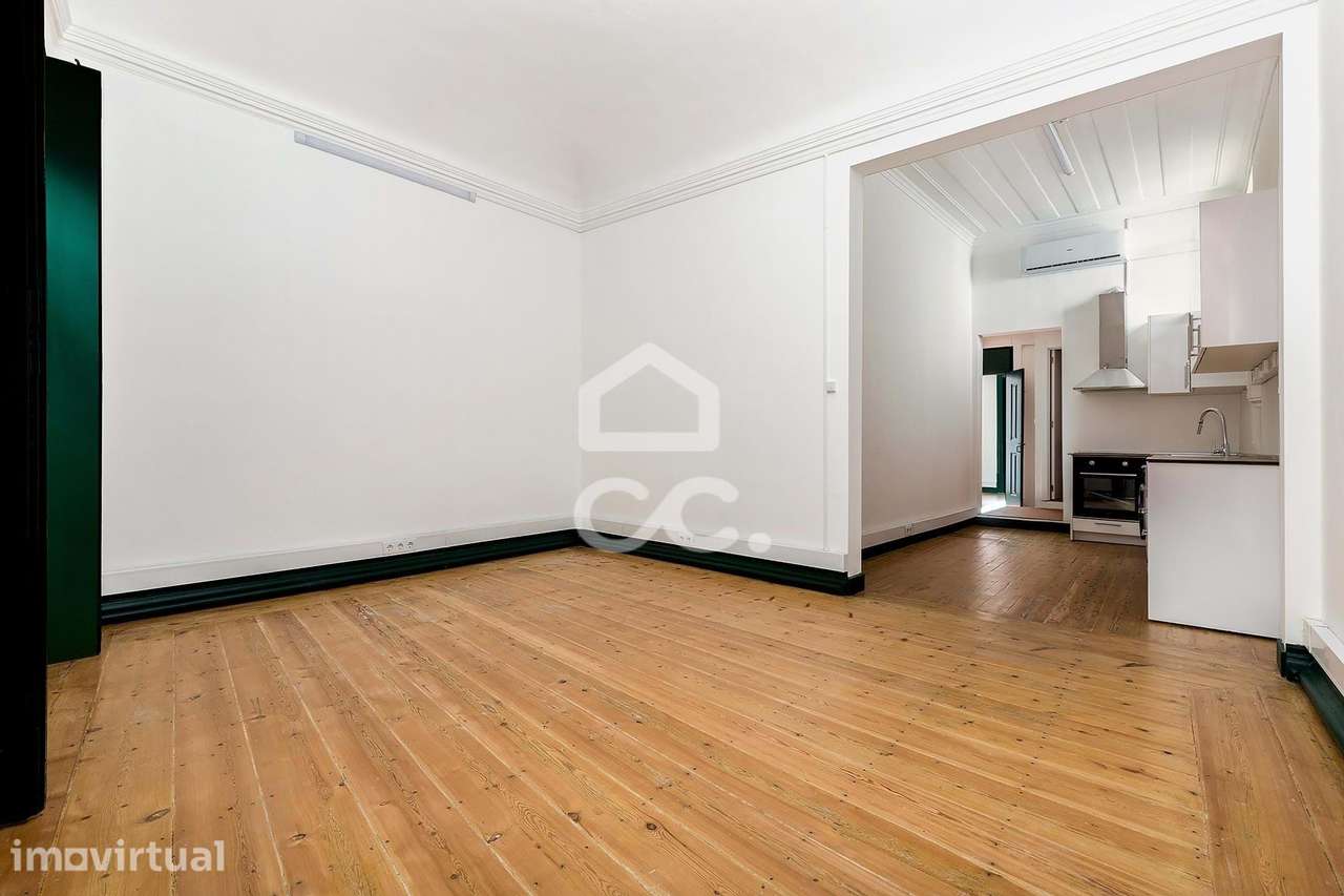 Prédio c/ 2 apartamentos junto à Praça do Giraldo | Centro Histórico d - Grande imagem: 4/33