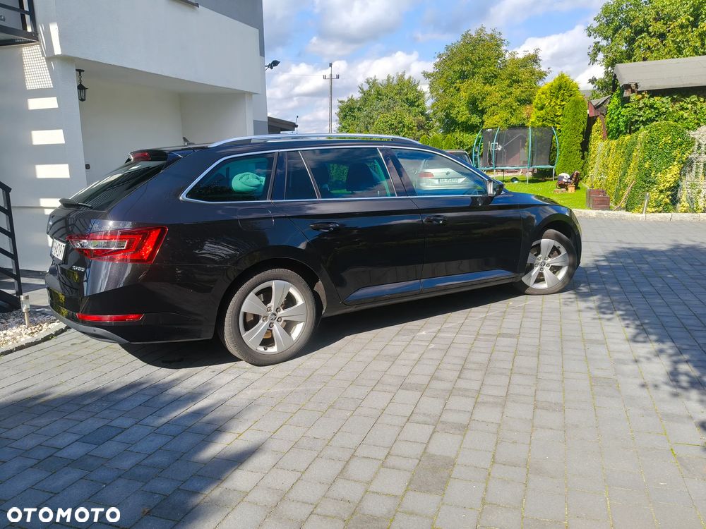 Skoda Superb Combi 2.0 TDI DSG Premium Edition - 7