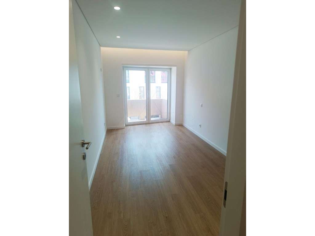 Apartamento T2+1 Totalmente Remodelado - Grande imagem: 3/17