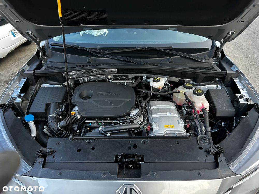 MG ZS Hybrid+ - 4