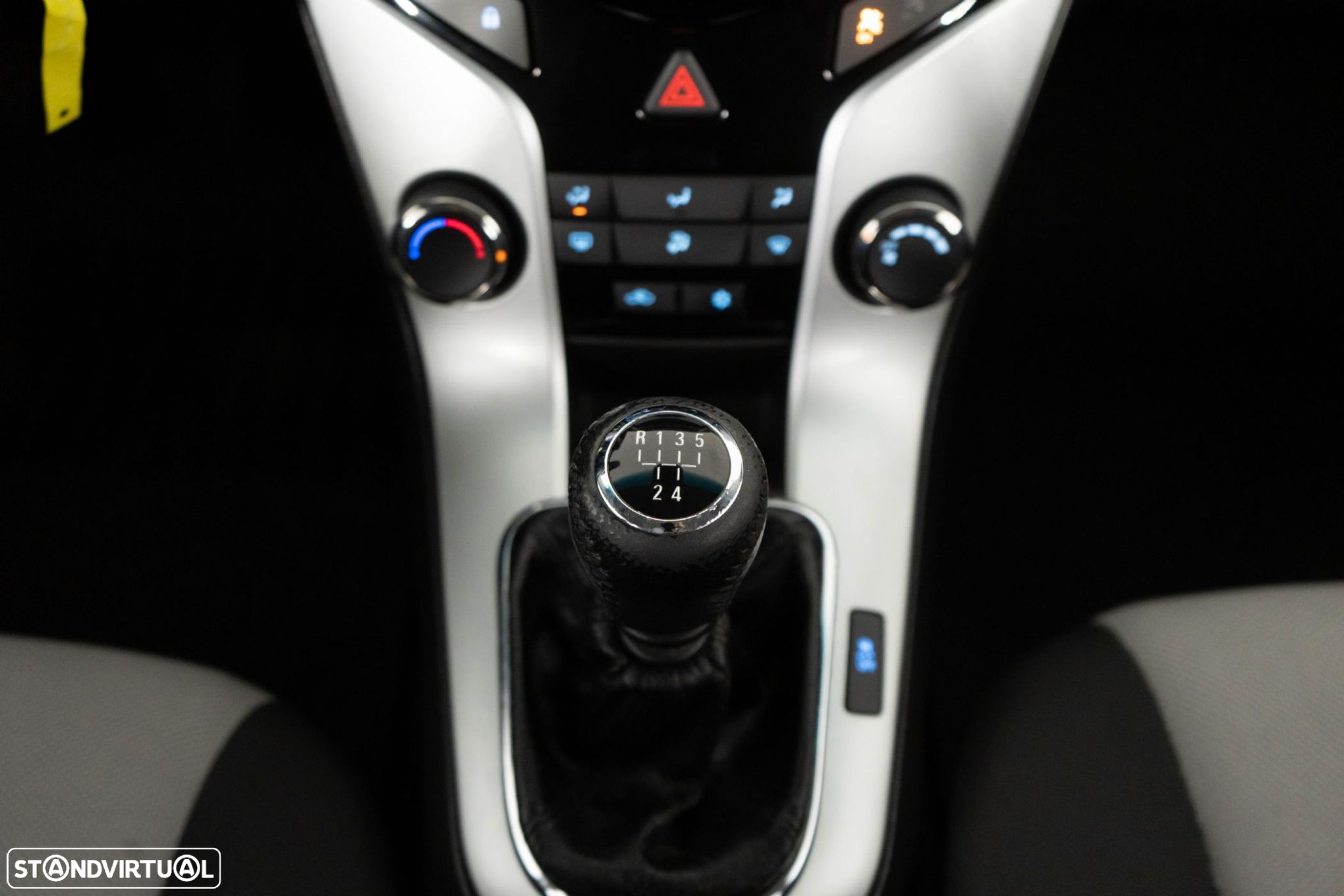 Chevrolet Cruze 1.6 LS - 19