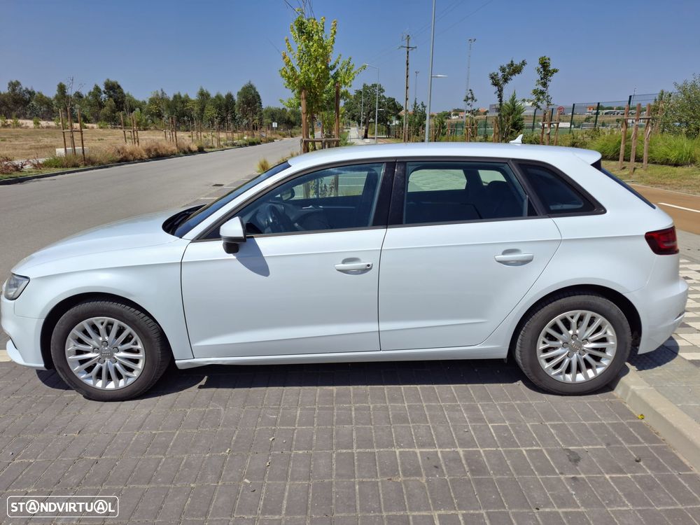 Audi A3 Sportback 1.6 TDI Design - 4