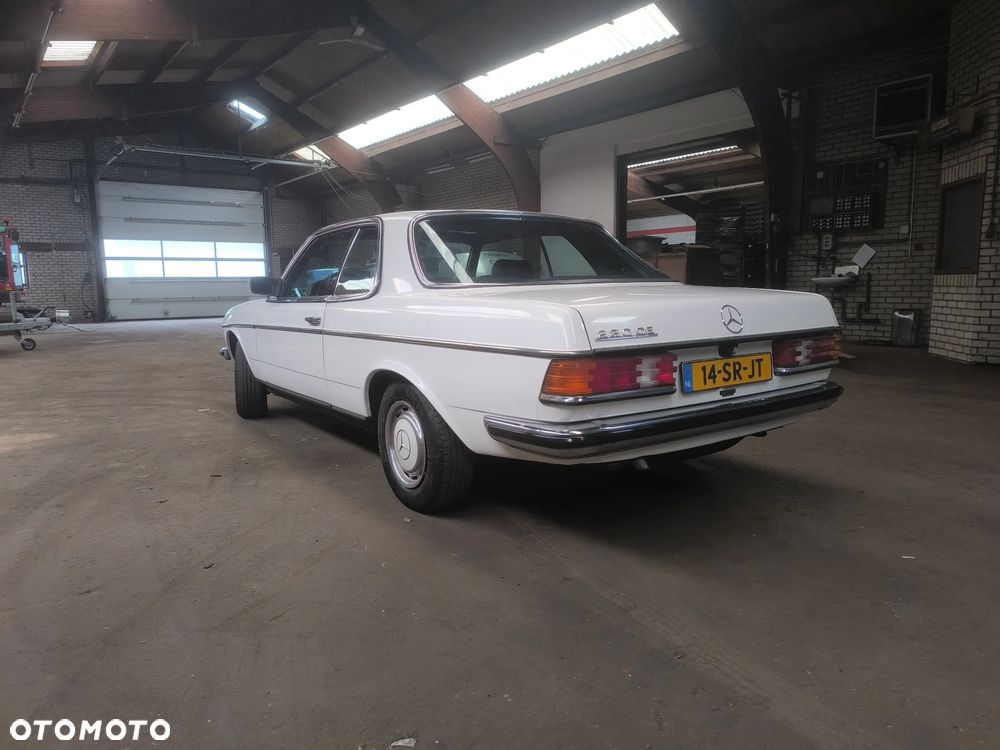 Mercedes-Benz 280 - 3