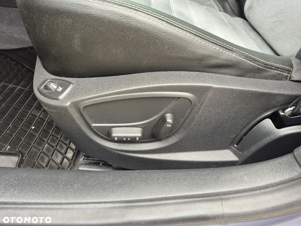 Renault Laguna dCi 150 FAP GT - 14