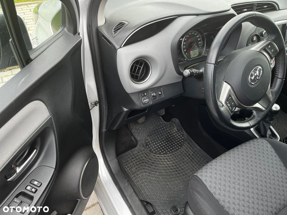 Toyota Yaris - 24