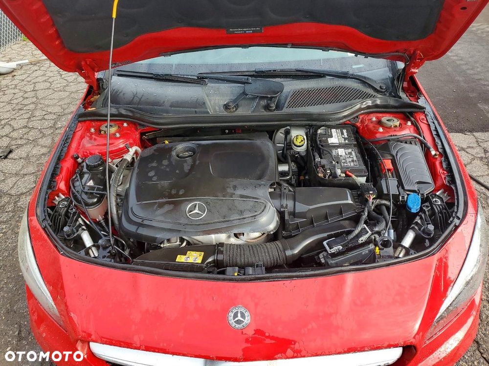 Mercedes-Benz CLA 250 4Matic 7G-DCT - 10