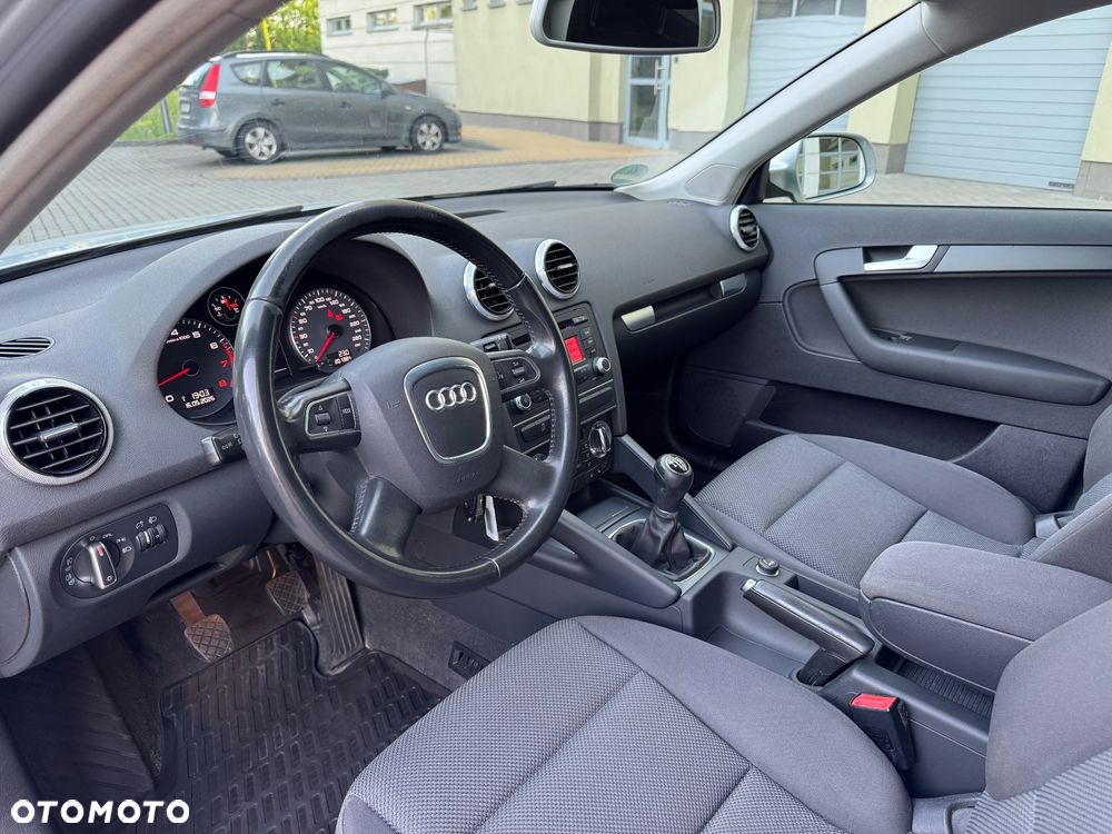 Audi A3 Sportback 1.6 Ambiente - 36