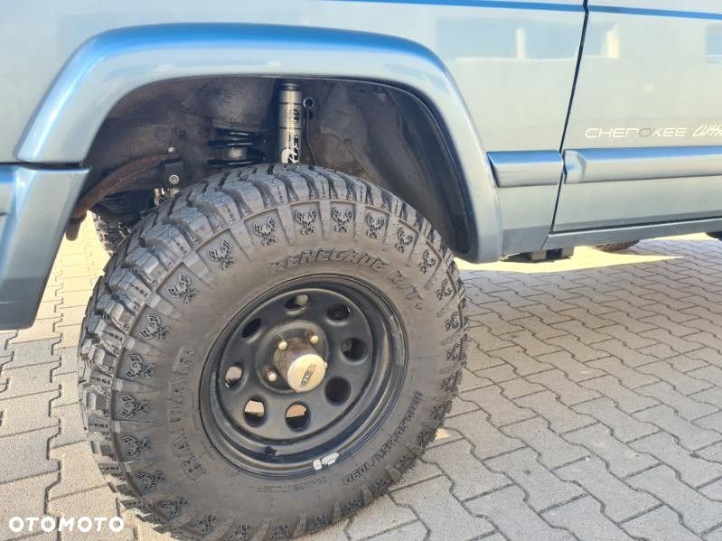 Jeep Cherokee 4.0 - 10