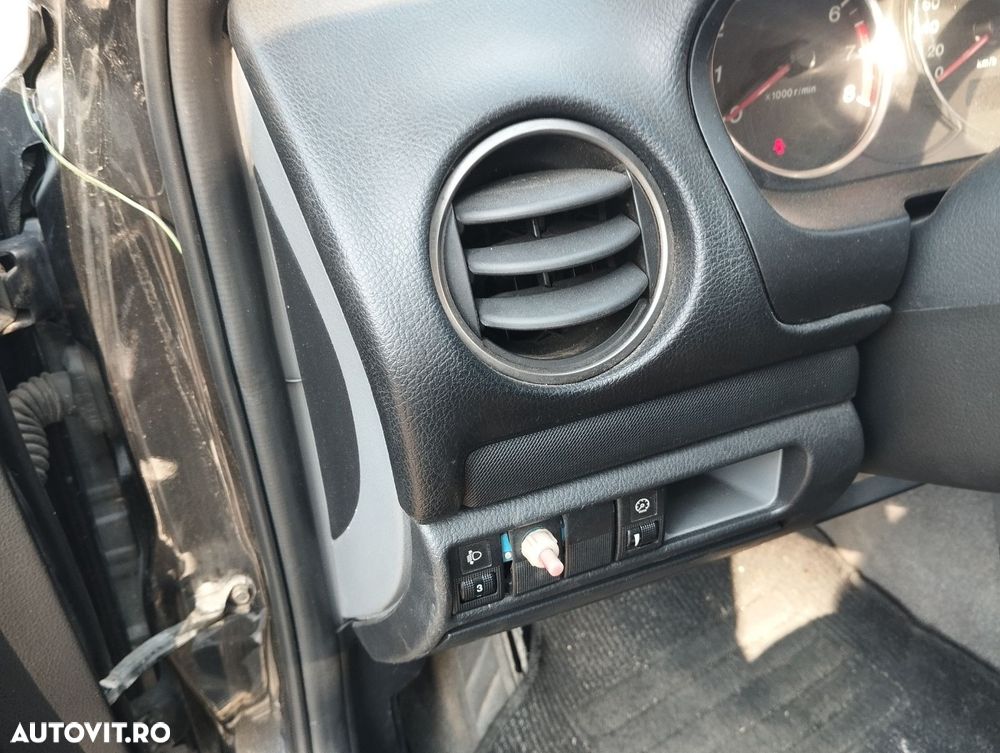 Dezmembrari  Mazda 6 (GG)  2002  > 2008 1.8 Benzina - 5