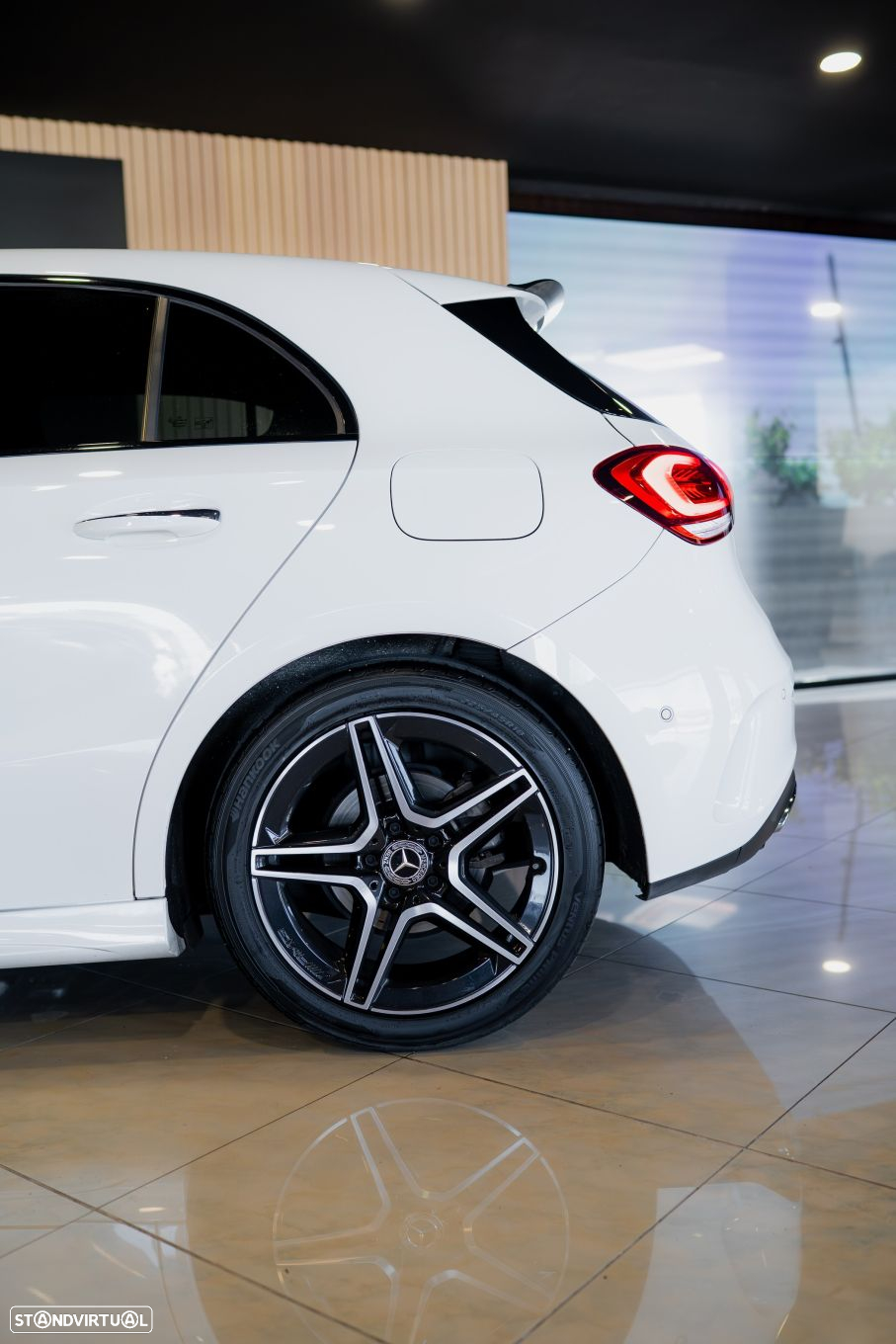 Mercedes-Benz A 180 d AMG Line - 16